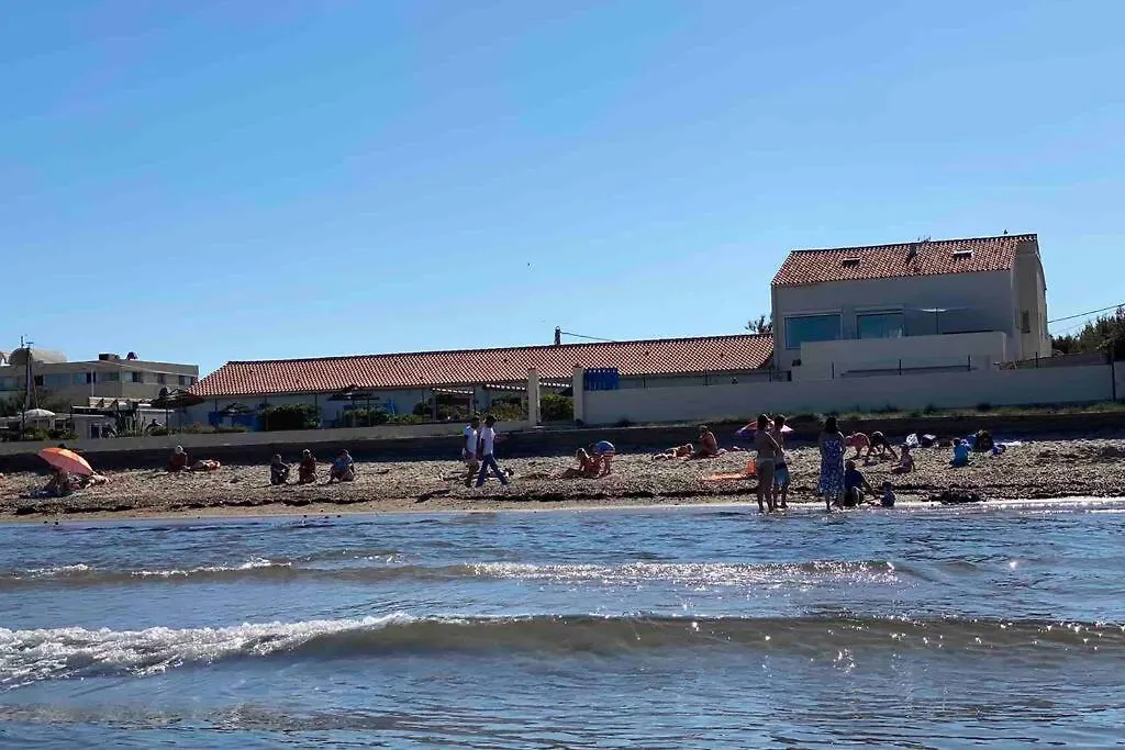 Hyeres Studio Les Pieds Dans L Eau Au Grand Sud