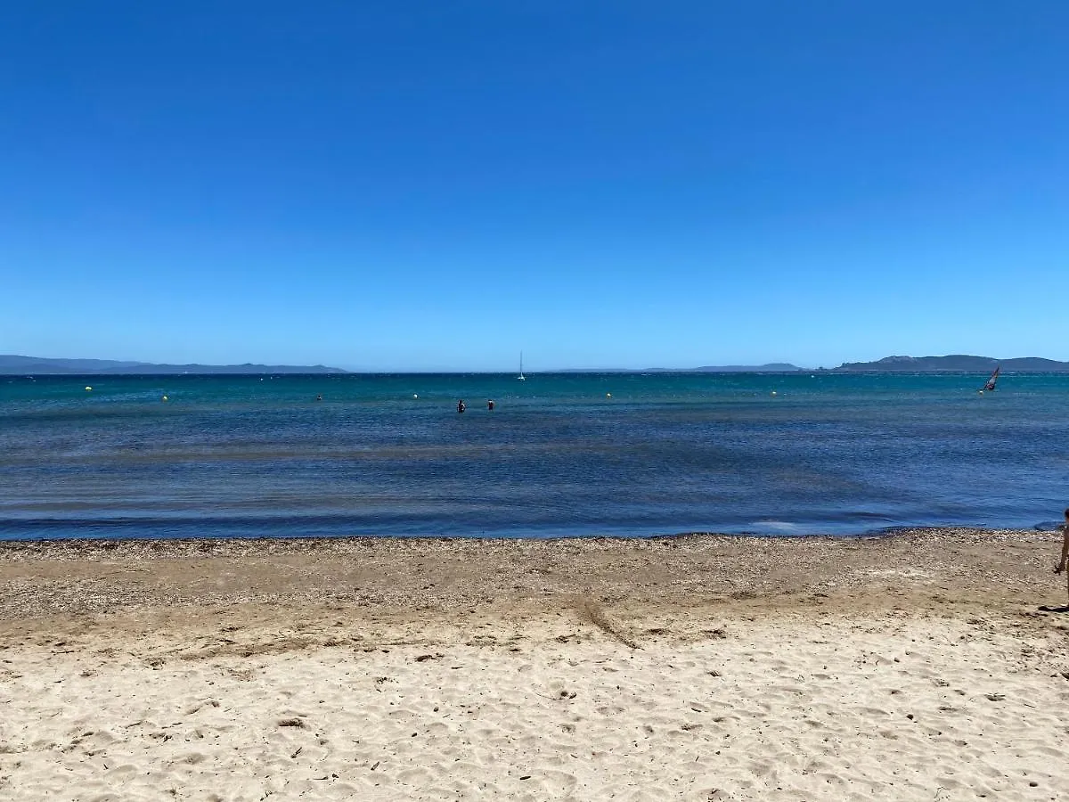 Hyeres Studio Les Pieds Dans L Eau Au Grand Sud 0*,  France
