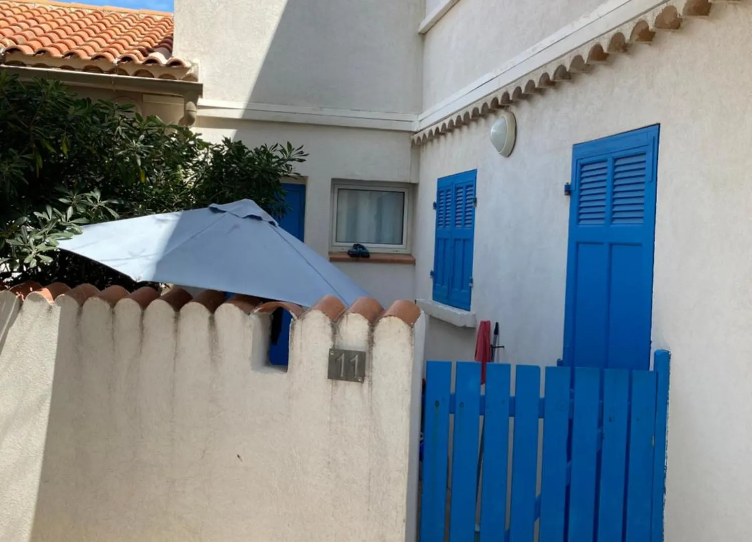 Apartment Hyeres Studio Les Pieds Dans L Eau Au Grand Sud
