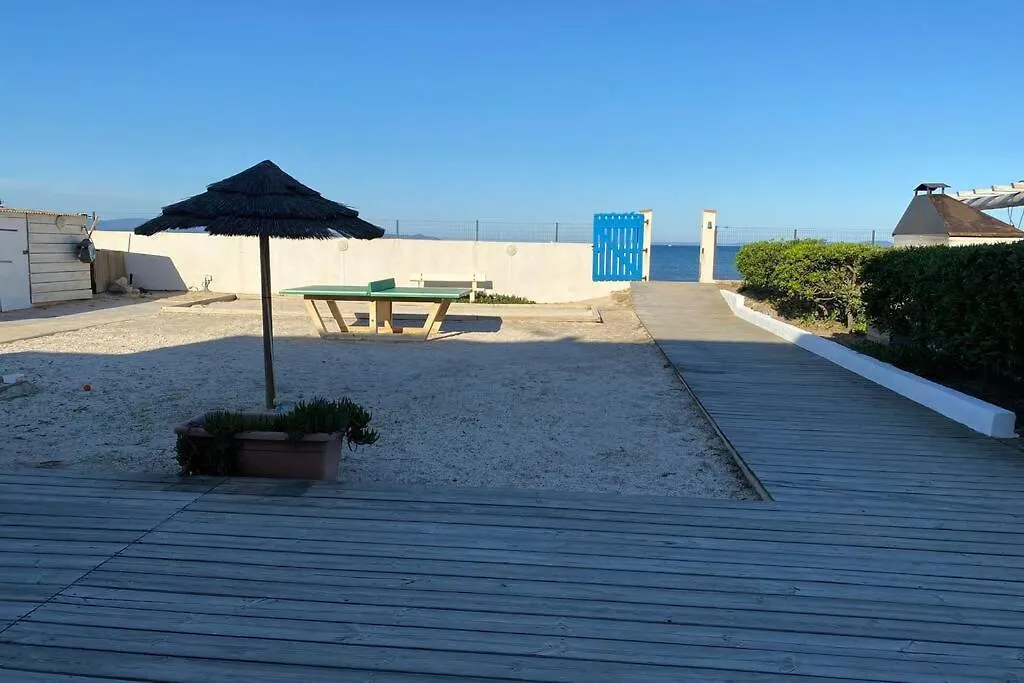 Hyeres Studio Les Pieds Dans L Eau Au Grand Sud location