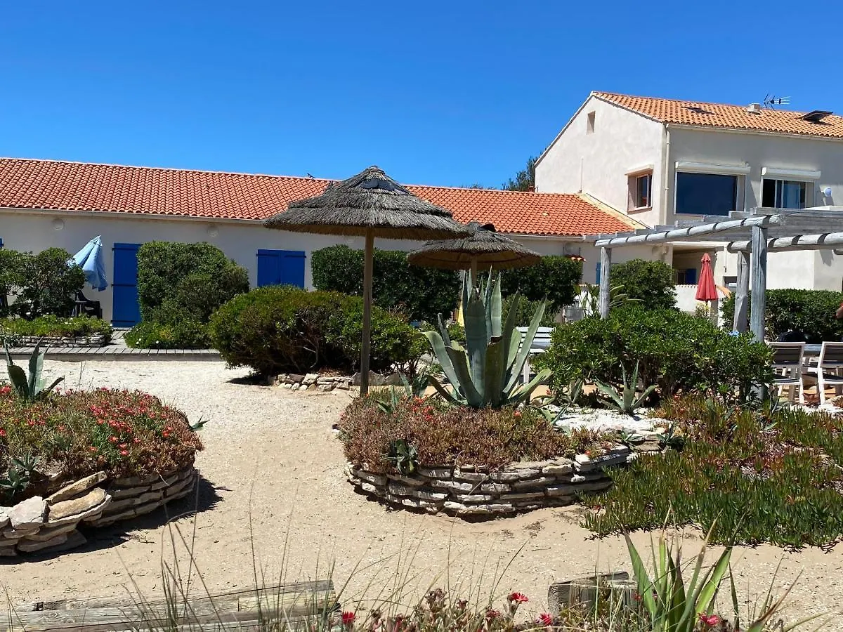 Apartment Hyeres Studio Les Pieds Dans L Eau Au Grand Sud France