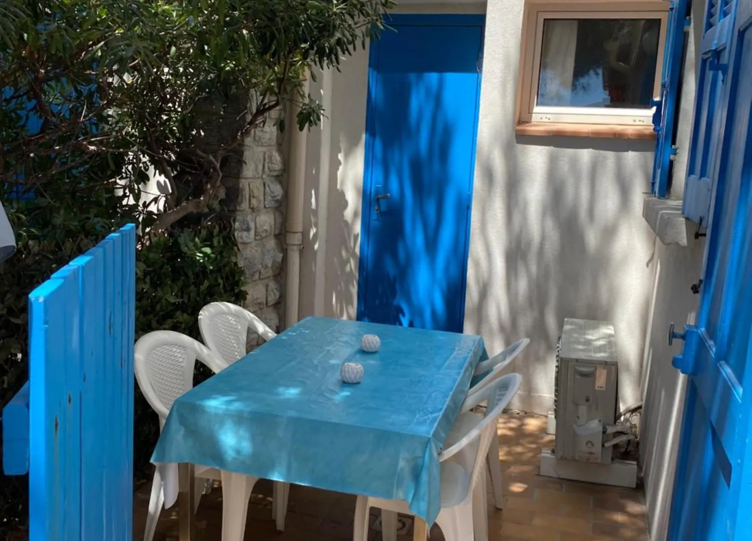 Hyeres Studio Les Pieds Dans L Eau Au Grand Sud
